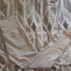 White Avocado Fire leggings